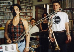 Ingrid Lucia & The Flying Neutrinos